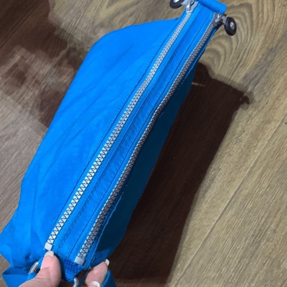 Kipling blue crossbody purse. Double zipper stone wash blue - Picture 8 of 12